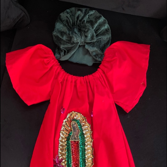 Dresses - Picture 1 of 6